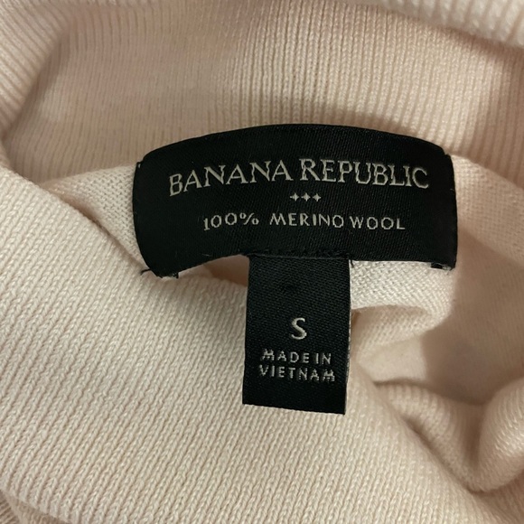Banana Republic 100% Merino Wool Turtleneck Sweater Closet Staple Off White - Picture 4 of 4